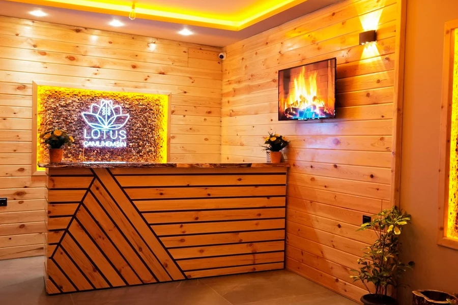 Lotus Suit Bungalov