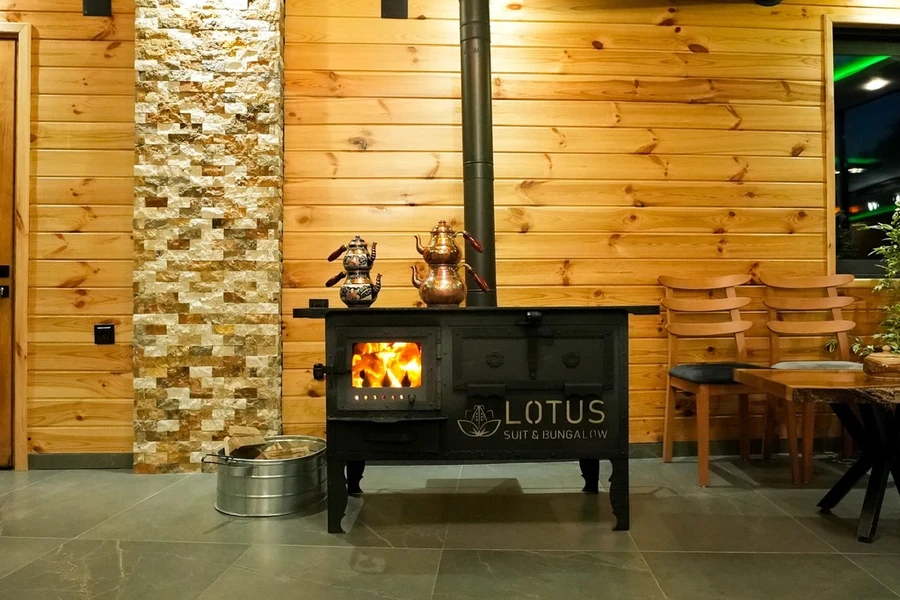 Lotus Suit Bungalov
