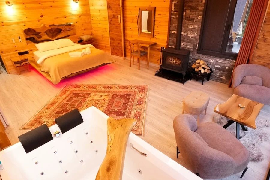 Lotus Suit Bungalov
