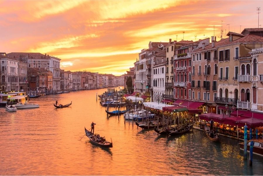 Büyük İtalya Ekspres Turu - THY ile 5 Gece (FCO-VCE) Akşam Dönüş
