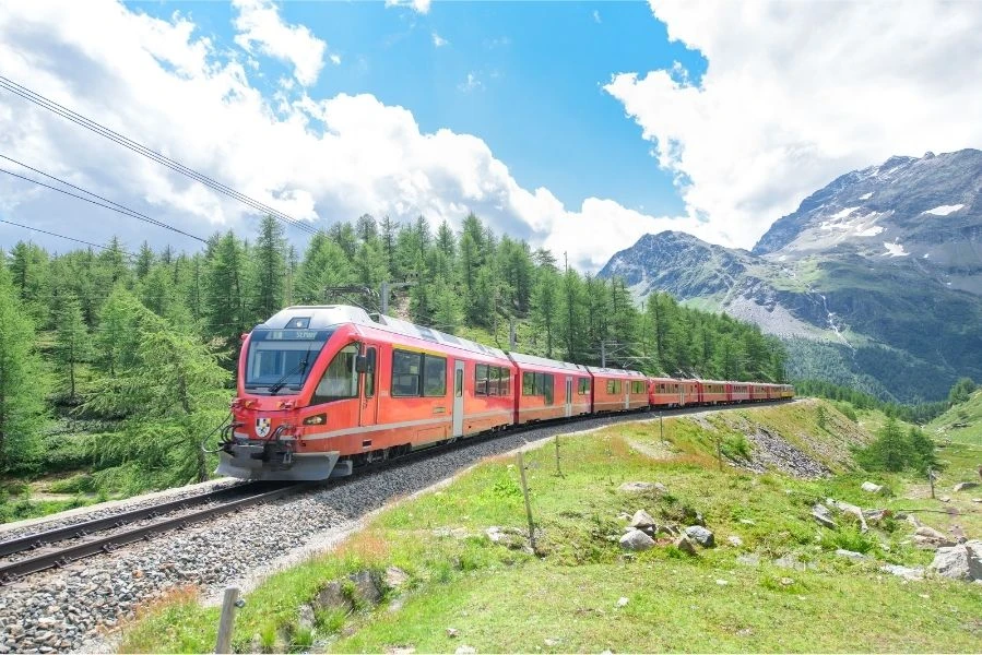 Bernina Express ile Noel Pazarları Turu - PGS ile 4 Gece (24 Kasım)