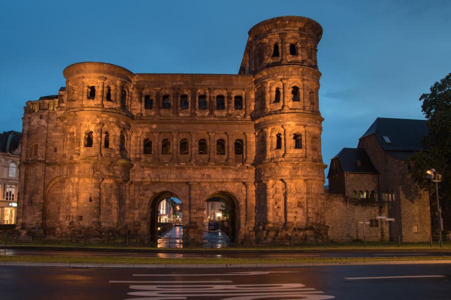 Sömestre Özel 5 Ülke İle Benelüx, Paris, Köln Turu Pegasus Hava Yolları İle 7 Gece 8 Gün CRL-CRL
