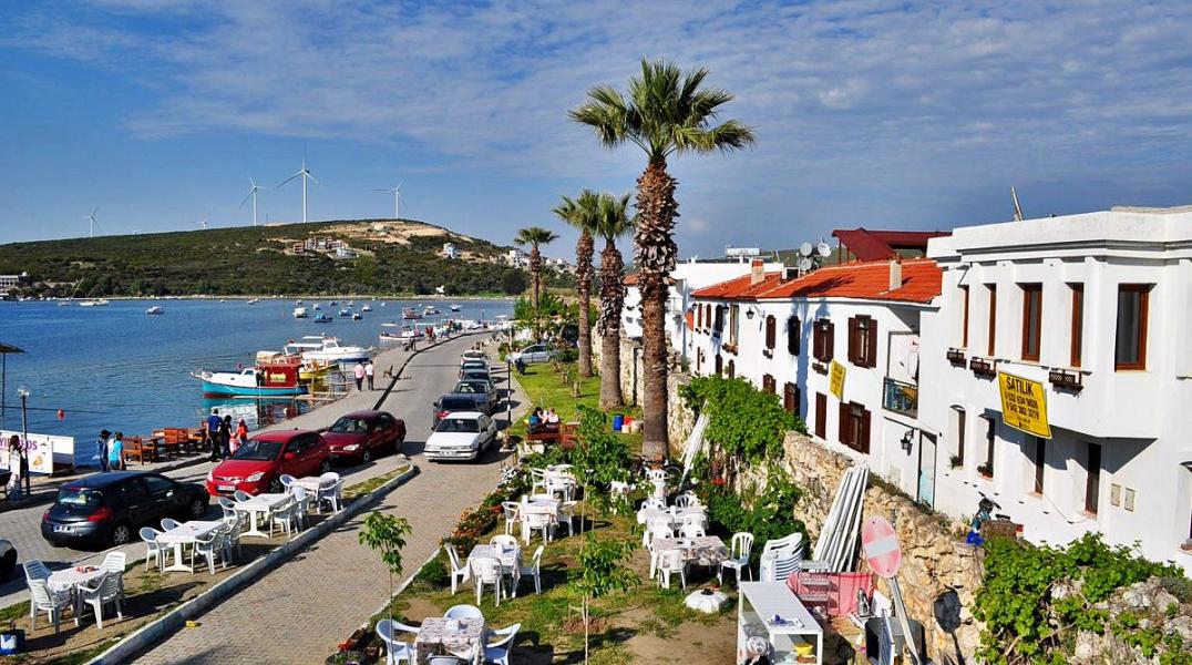 İstanbul Çıkışlı Ege'nin Saklı Köyleri Birgi, Tire, Şirince, Seferihisar, Urla ve Alaçatı Turu 2 Gece Otel Konaklamalı