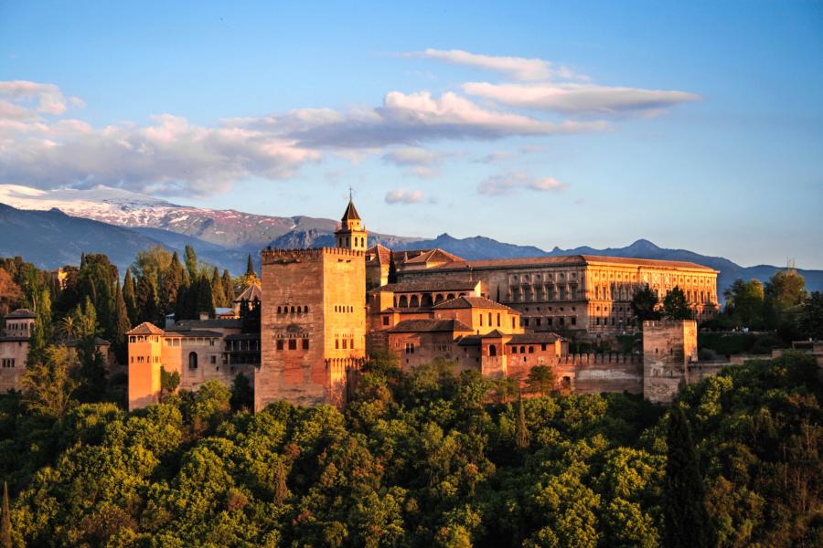 İzmir Kalkışlı Elegant İspanya & Endülüs Turu SunExpress Hava Yolları İle 6 Gece (MAD-BCN)