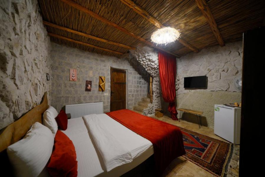Nar Cave House Konaklamalı Kapadokya Peri Bacaları Turu 1 Gece Otel Konaklamalı