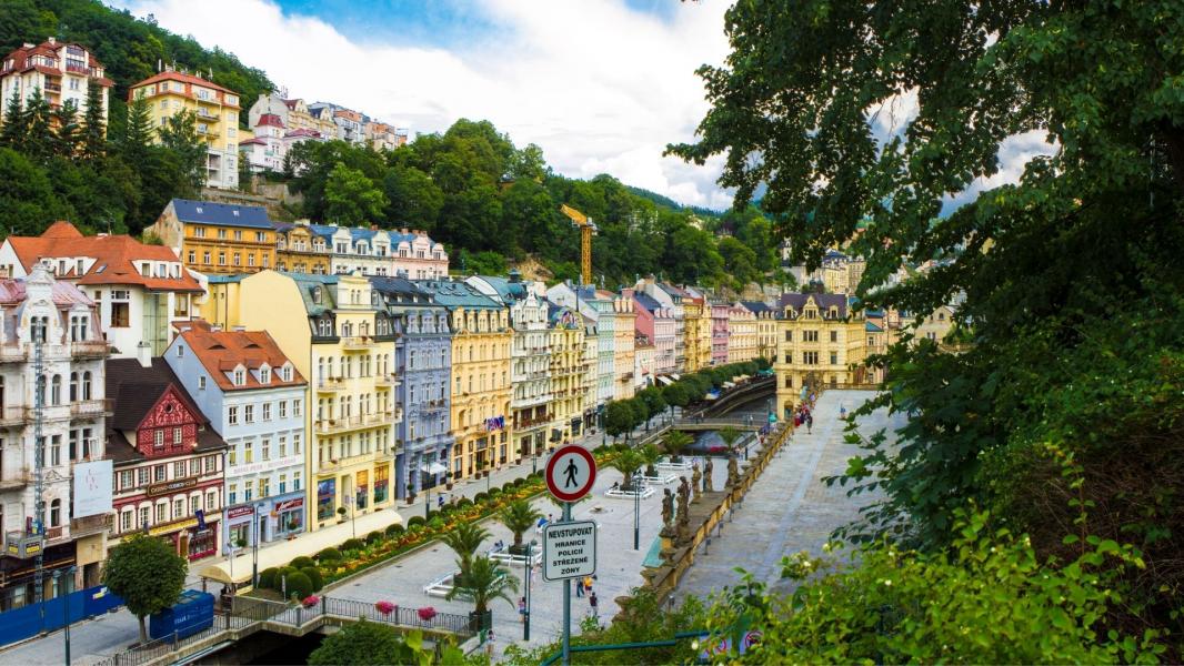 Ekspress Orta Avrupa Turu (GRZ-GRZ) Viyana (2) Prag (2) Budapeşte (1)