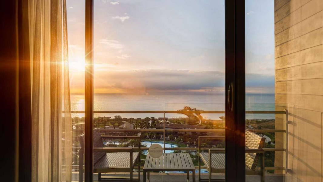 Sevgililer Günü Özel  Concorde Luxury Resort Convention Spa Kıbrıs Tatili 2 Gece Otel Konaklamalı