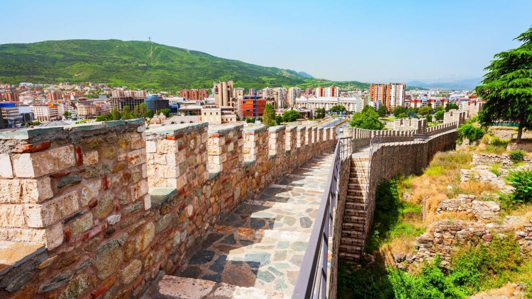 Diyarbakır Çıkışlı Kosovalı Büyük Balkanlar Turu AJet İle Extra Turlar ve Akşam Yemekleri Dahil 7 Gece SJJ-SKP