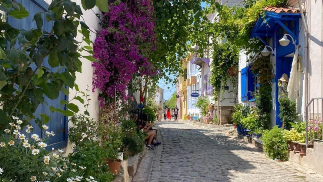 Bozcaada, Assos, Cunda Adası ve Ayvalık Tekne Turu 1 Gece Konaklamalı