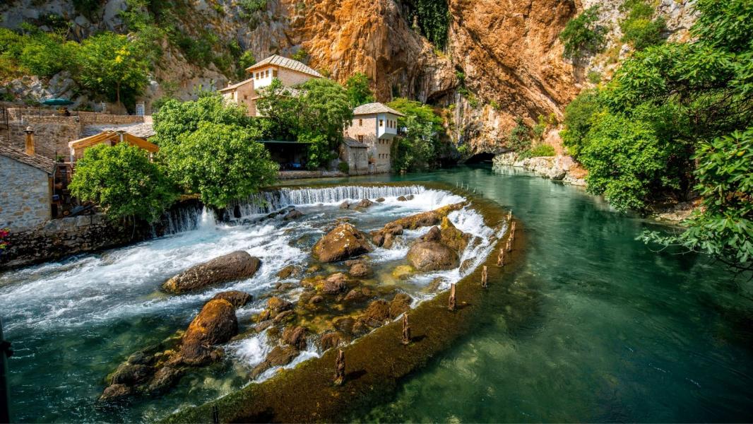 Kosovalı Büyük Balkanlar Turu AJet ile Extra Turlar ve Akşam Yemekleri Dahil SJJ-SJJ