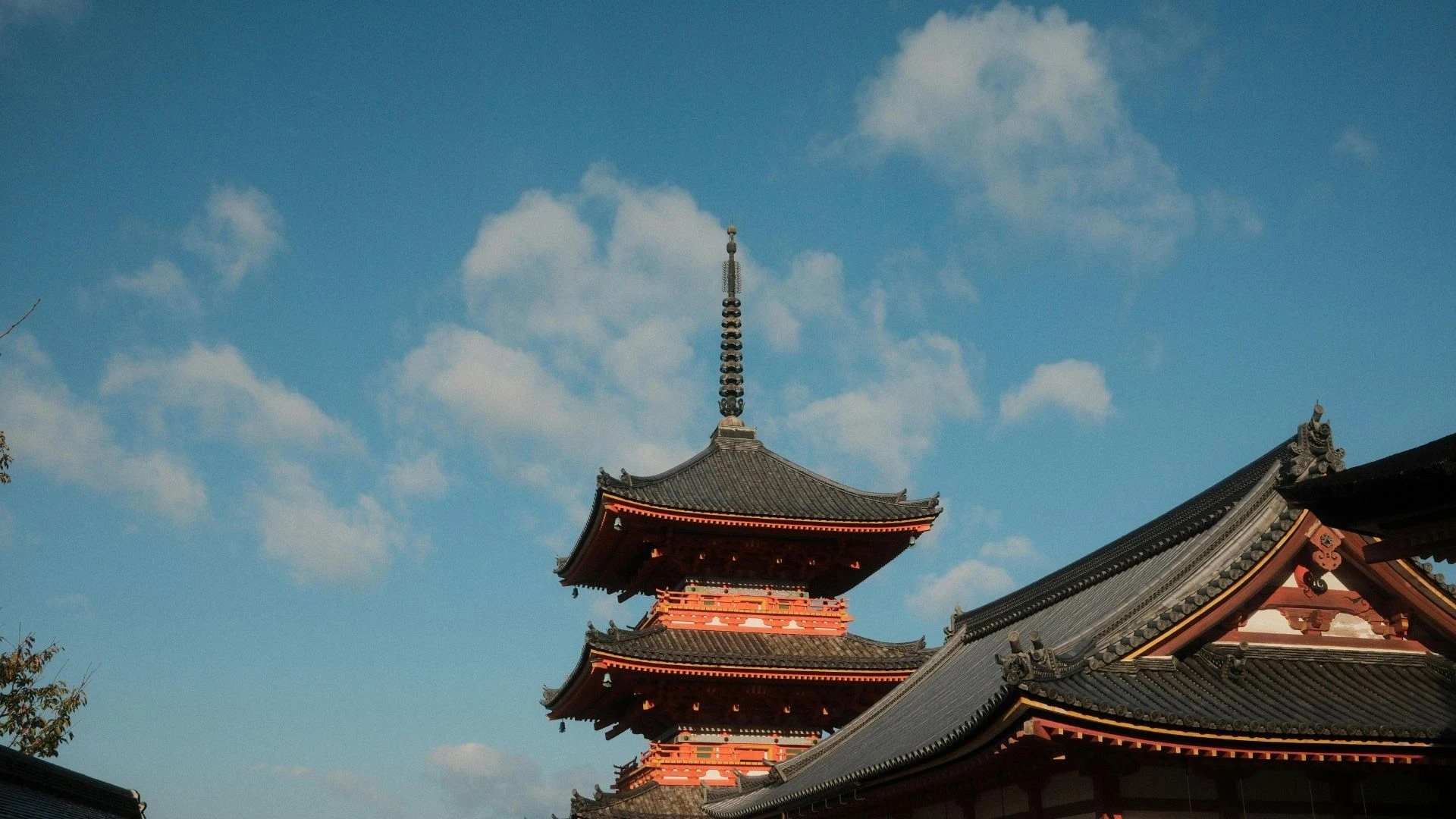 Asya’nın İki Efsanesi Japonya ve Kore Turu Tüm Turlar Dahil Türkmenistan Hava Yolları İle 7 Gece 9 Gün