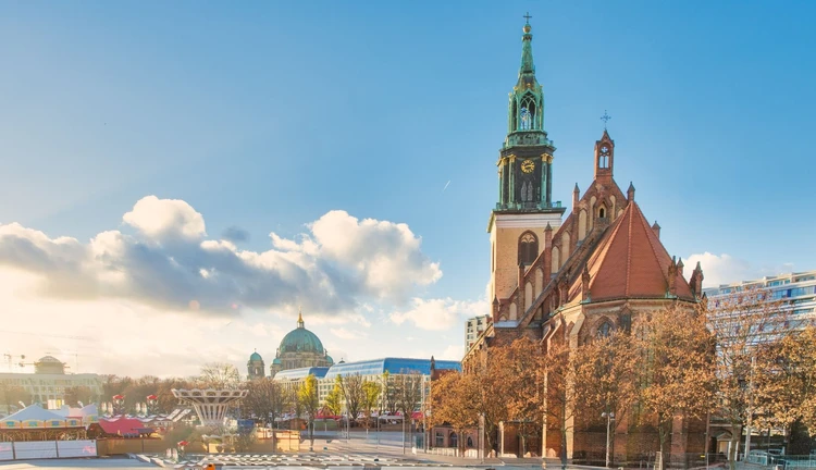 Hamburg'dan Berlin'e Kuzey Avrupa Turu Yaz Dönemi Ajet İle 3 Gece 4 Gün 2027