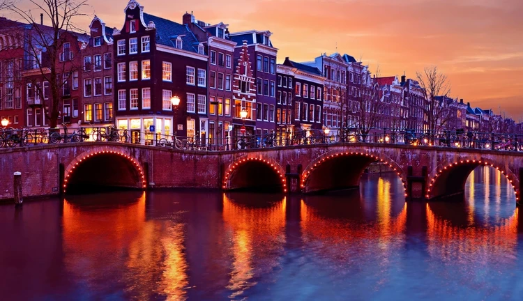 Benelux & Paris & Köln Turu Sömestre Özel THY İle 7 Gece 8 Gün 2027 (LUX-CGN)