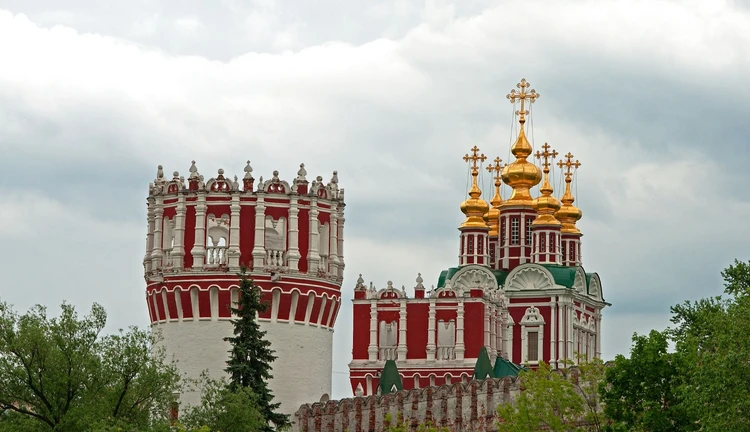 Rusya'nın İki Başkenti Moskova & St. Petersburg Türk Havayolları İle 5 Gece LED-VKO