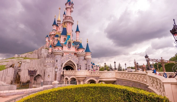 Görkemli Paris & Disneyland Turu 3 Gece THY İle ( Özel) (Tüm Turlar ve Disneyland Çift Park Bileti Dahil)