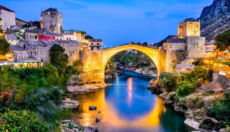 Kosovalı Büyük Balkanlar Turu AJet İle Extra Turlar ve Akşam Yemekleri Dahil TIA-SJJ 7 Gece (Salı-Salı)