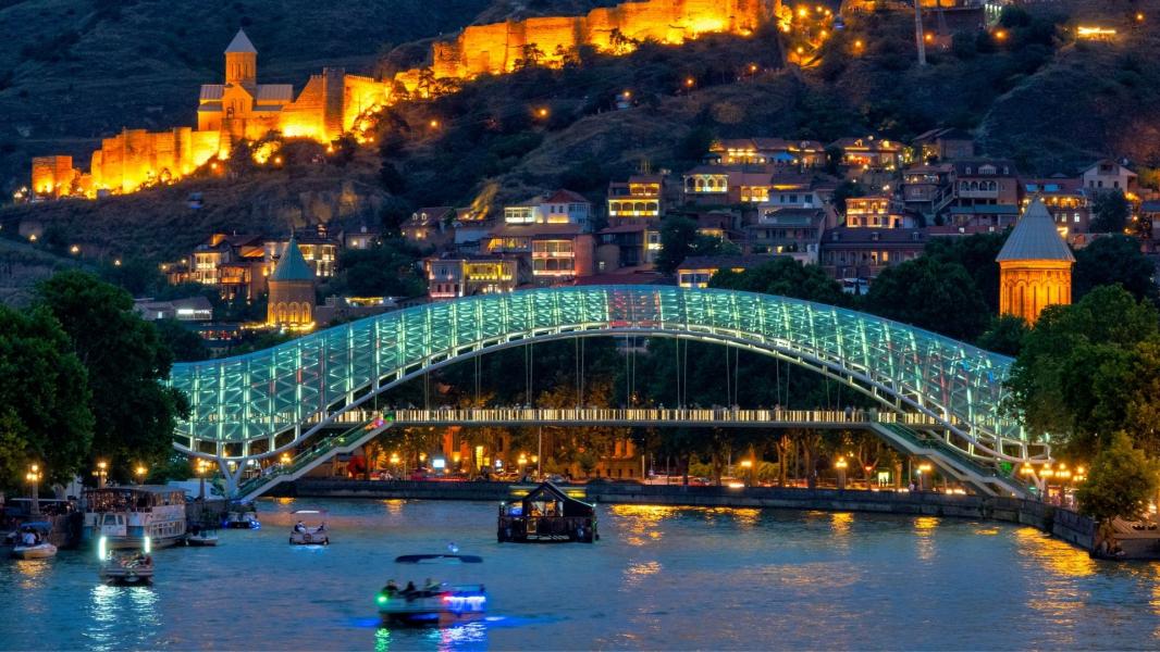 Kurban Bayramı Özel Uçaklı Bambaşka Batum, Tiflis, Kars, Erzurum ve Doğu Ekspresi Turu 3 Gece Otel Konaklamalı
