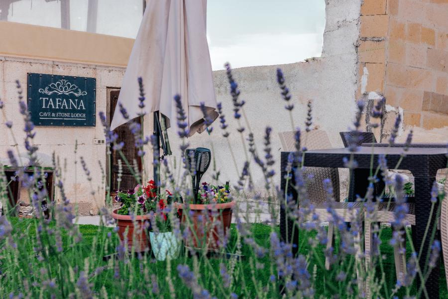 Tafana Cave Stone Lodge