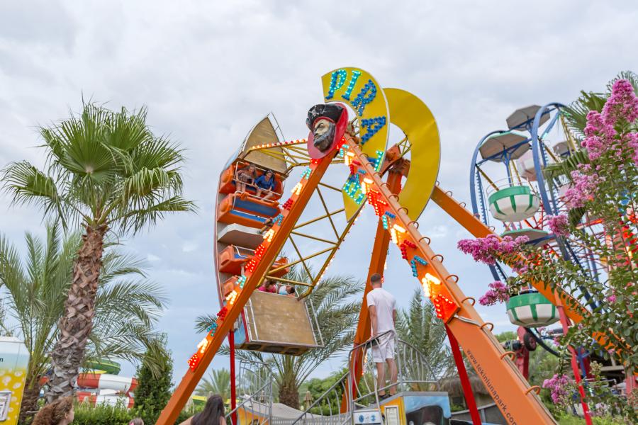 Royal Holiday Palace