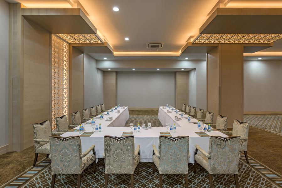 Royal Holiday Palace