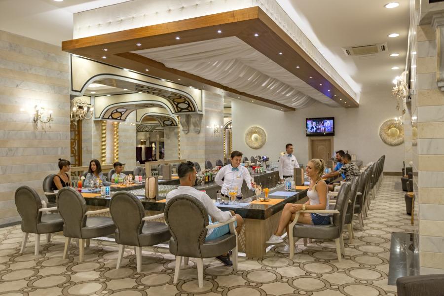 Royal Holiday Palace