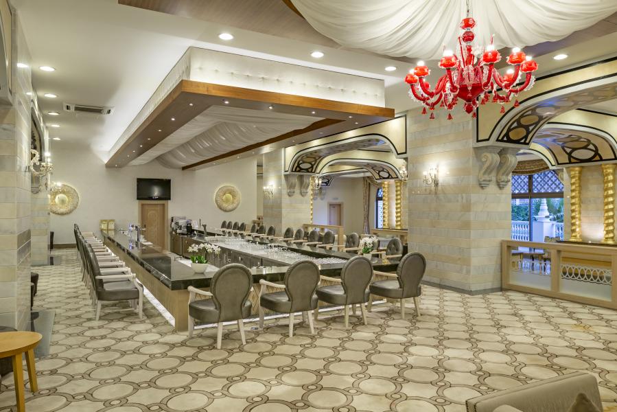 Royal Holiday Palace