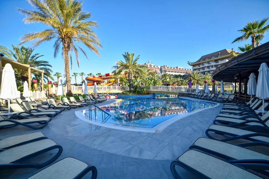Royal Dragon Hotel
