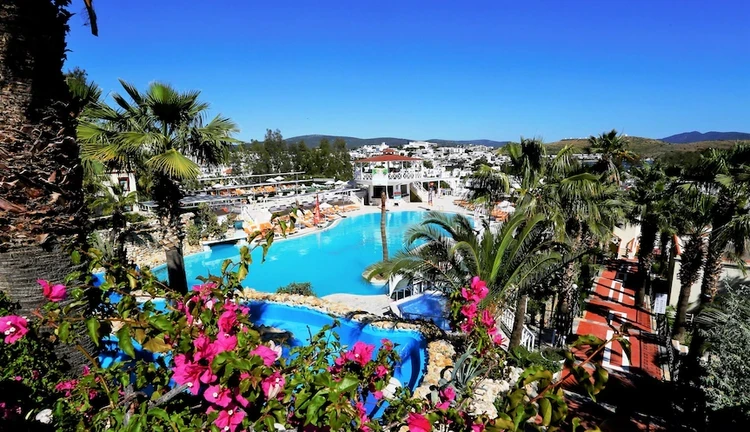 Bodrum Phoenix Sun Hotel 4 Gece Konaklama 