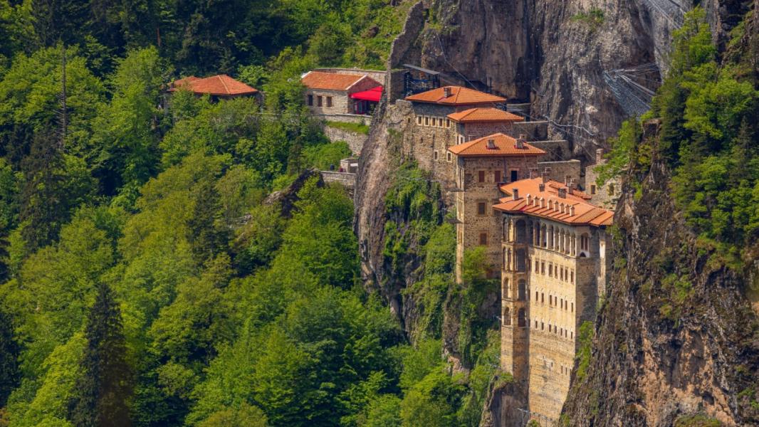 DOĞANIN KALBİNE YOLCULUK: KARADENİZ & BATUM TURU | 5 GECE | İZMİR ÇIKIŞLI