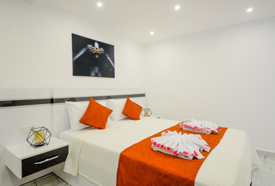 KALKAN 2 YATAK ODALI ISITMALI HAVUZLU VİLLA