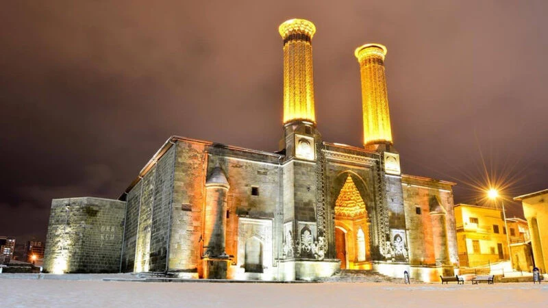 YILBAŞI ÖZEL TURİSTİK DOĞU EKSPRESİ TURU / 3 GECE 4 GÜN