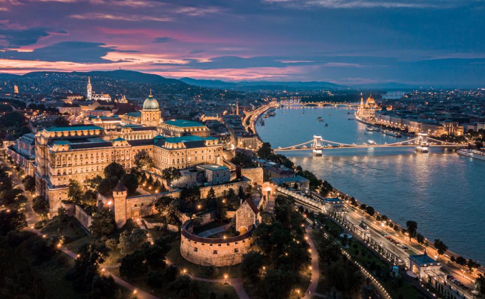 Türk Hava Yolları ile Yılbaşı Özel Budapeşte & Viyana Turu  4 Gece 