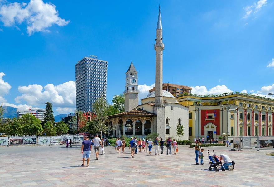 İzmir Hareketli Otobüs ile Balkan Masalı Turu
