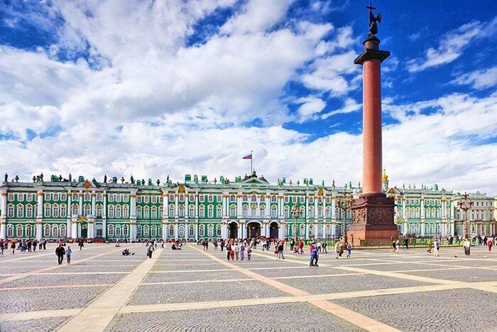 Kraliçe: St. Petersburg  Turu